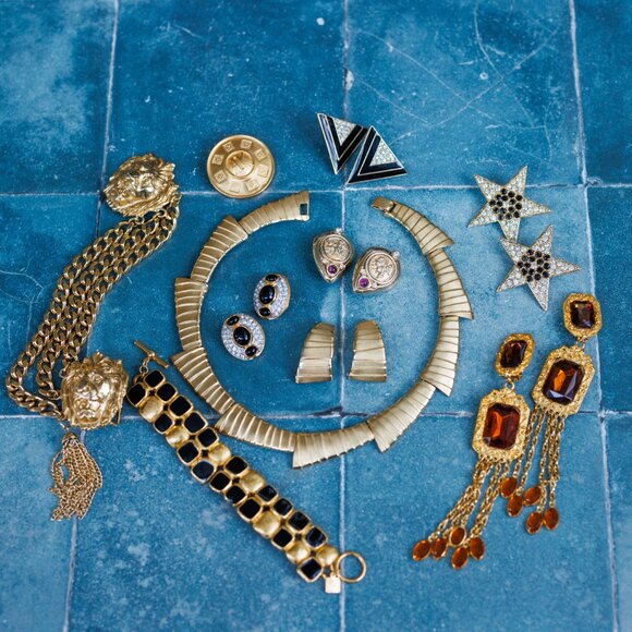 Vintage Costume Jewelry Lot – Clip Earrings, Necklace, Bracelet & Belt Buckle - Picture 1 of 14